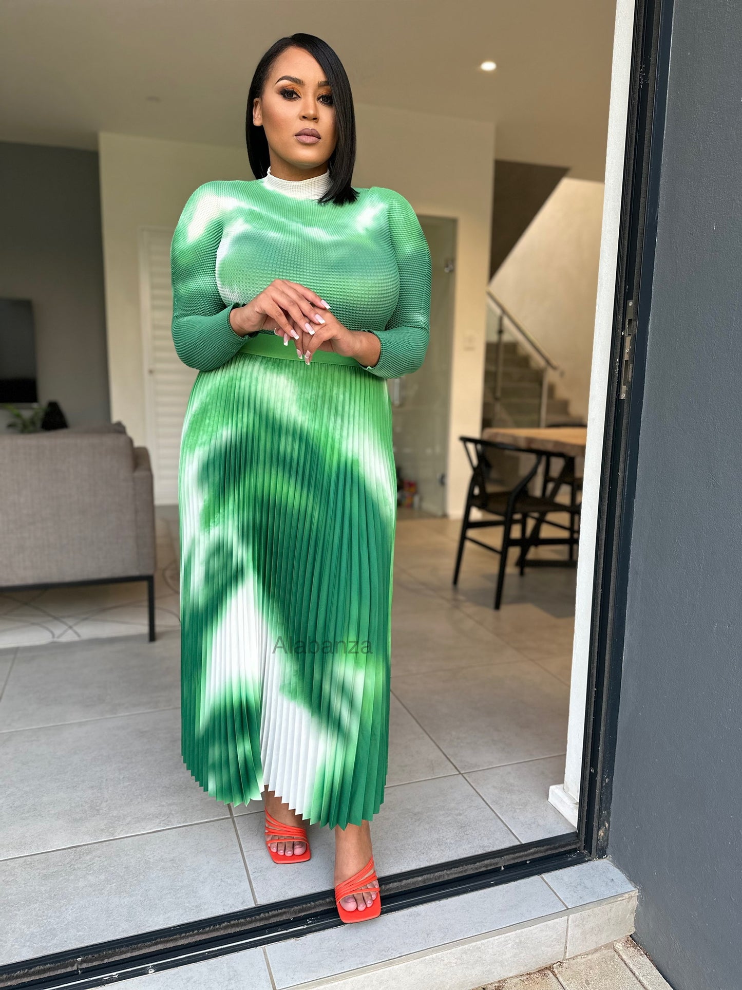 Zari Green and White Pleat Set (Pre loved -Worn no more than twice). T&C's Apply: no return, refund, or exchange