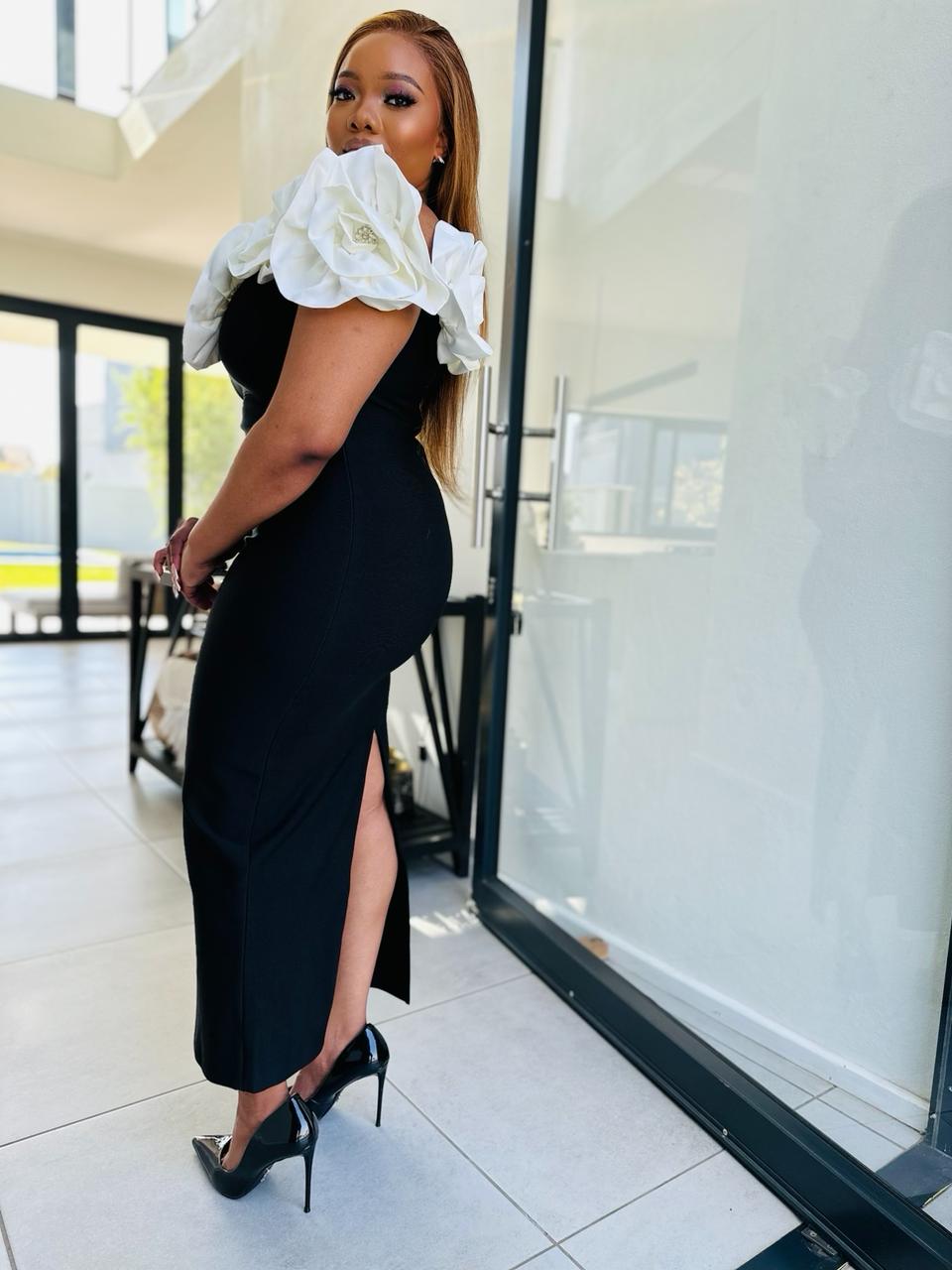 Rose Black and White Bandage Dress (Pre loved -Worn no more than twice). T&C's Apply: no return, refund, or exchange.