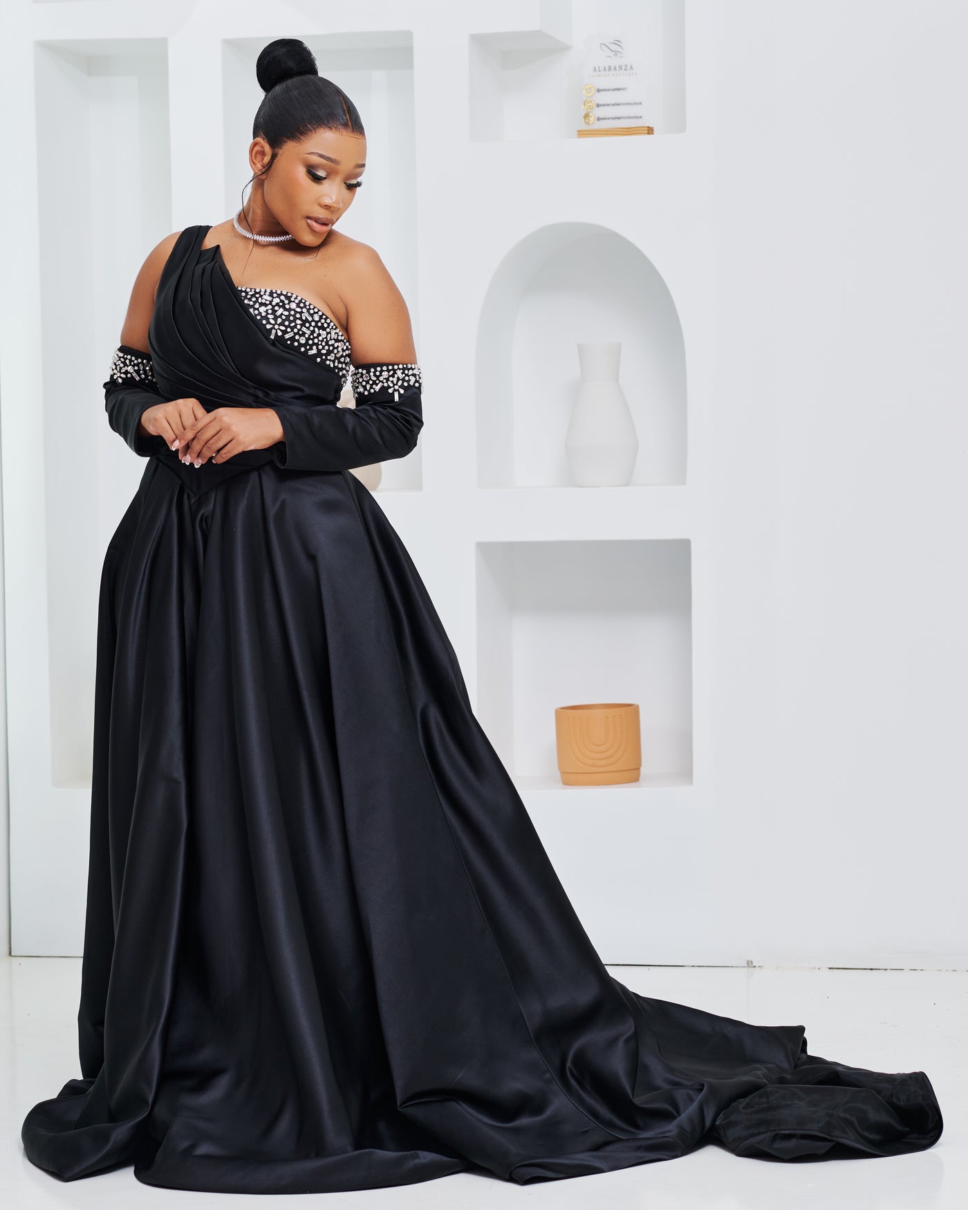 Midnight Majesty (50 % is Refundable Deposit)