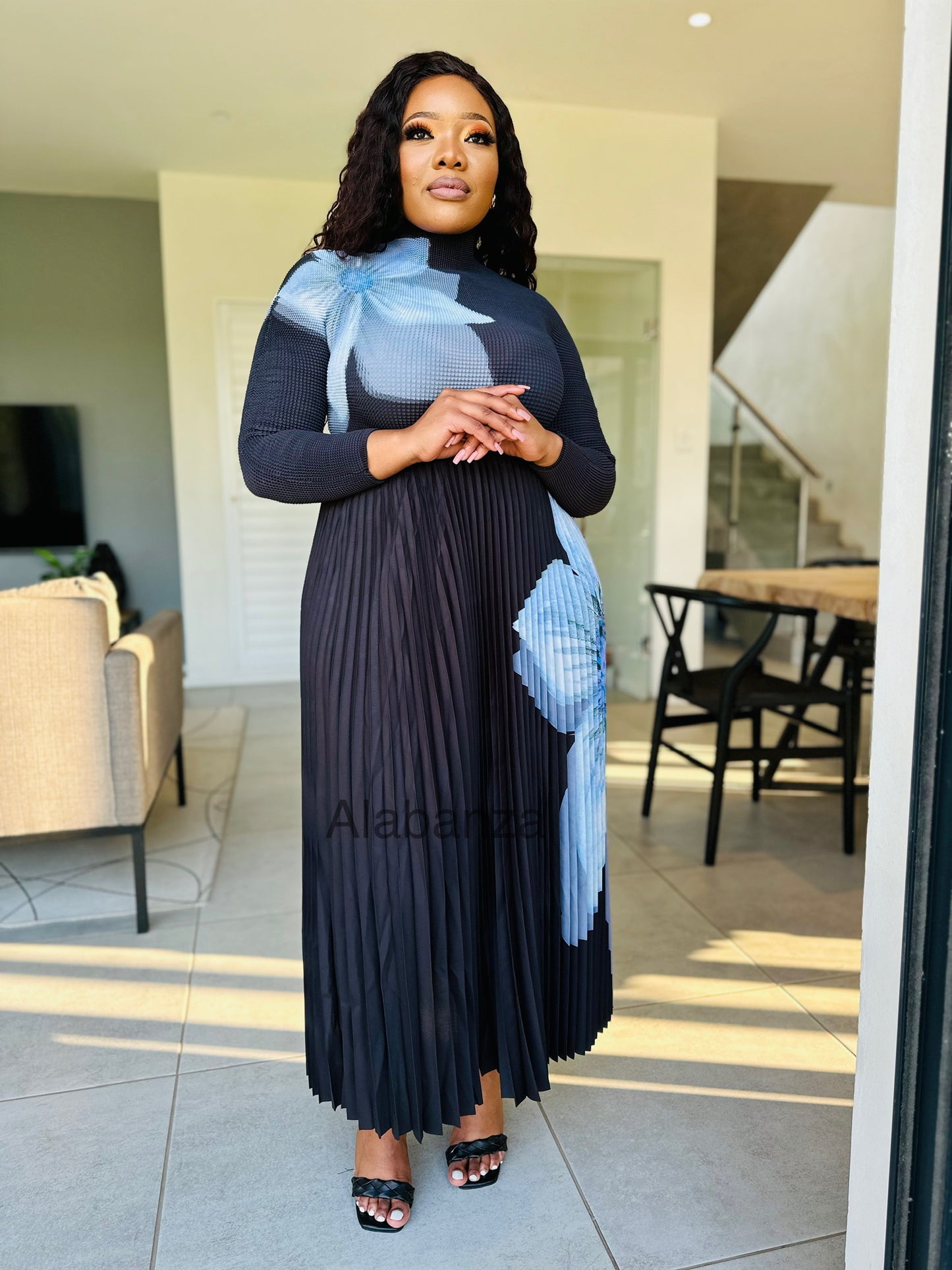 Zari Black Blue Floral Pleat Set